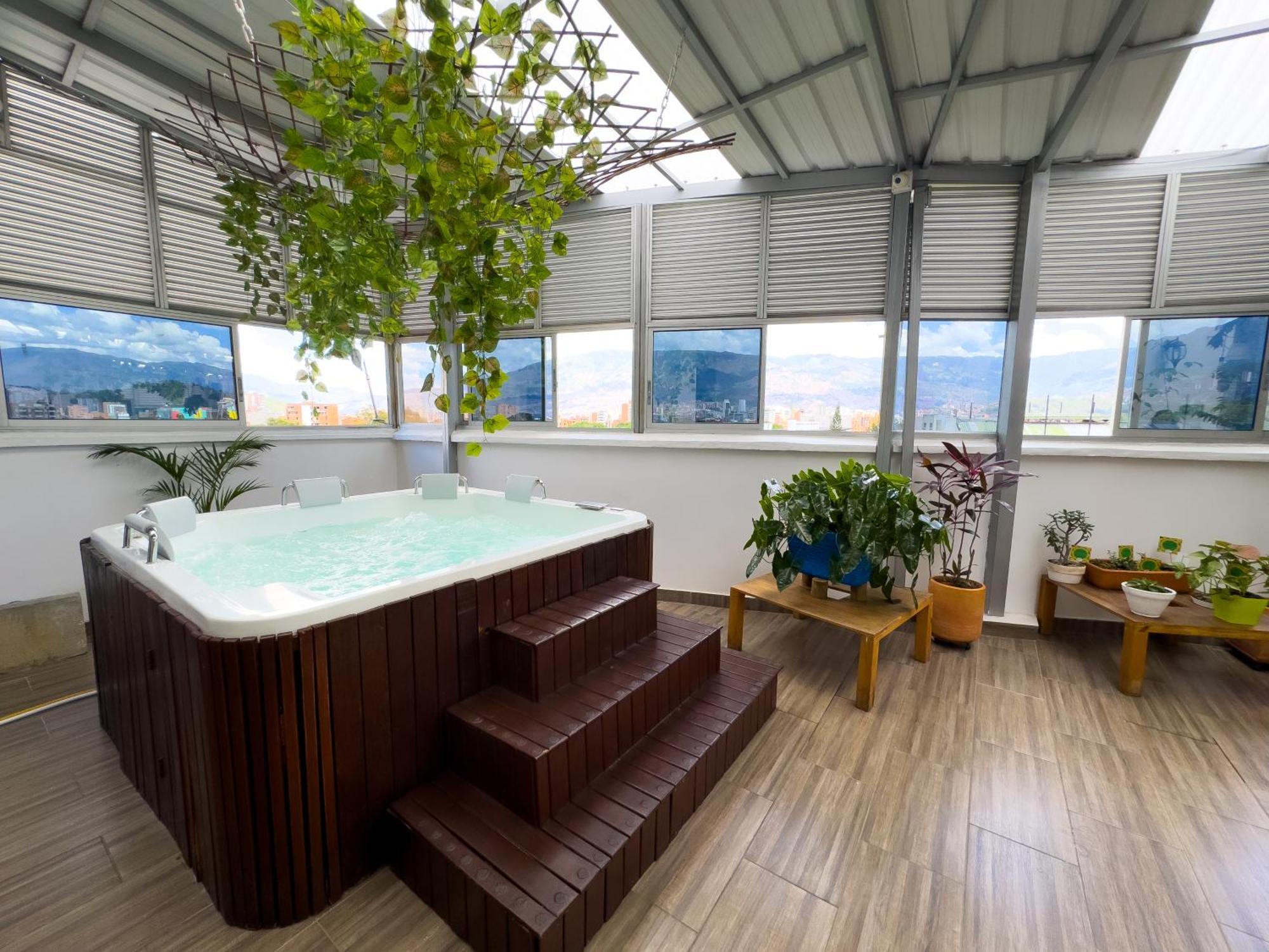 Hotel Bolivariana Plaza Medellin Ngoại thất bức ảnh
